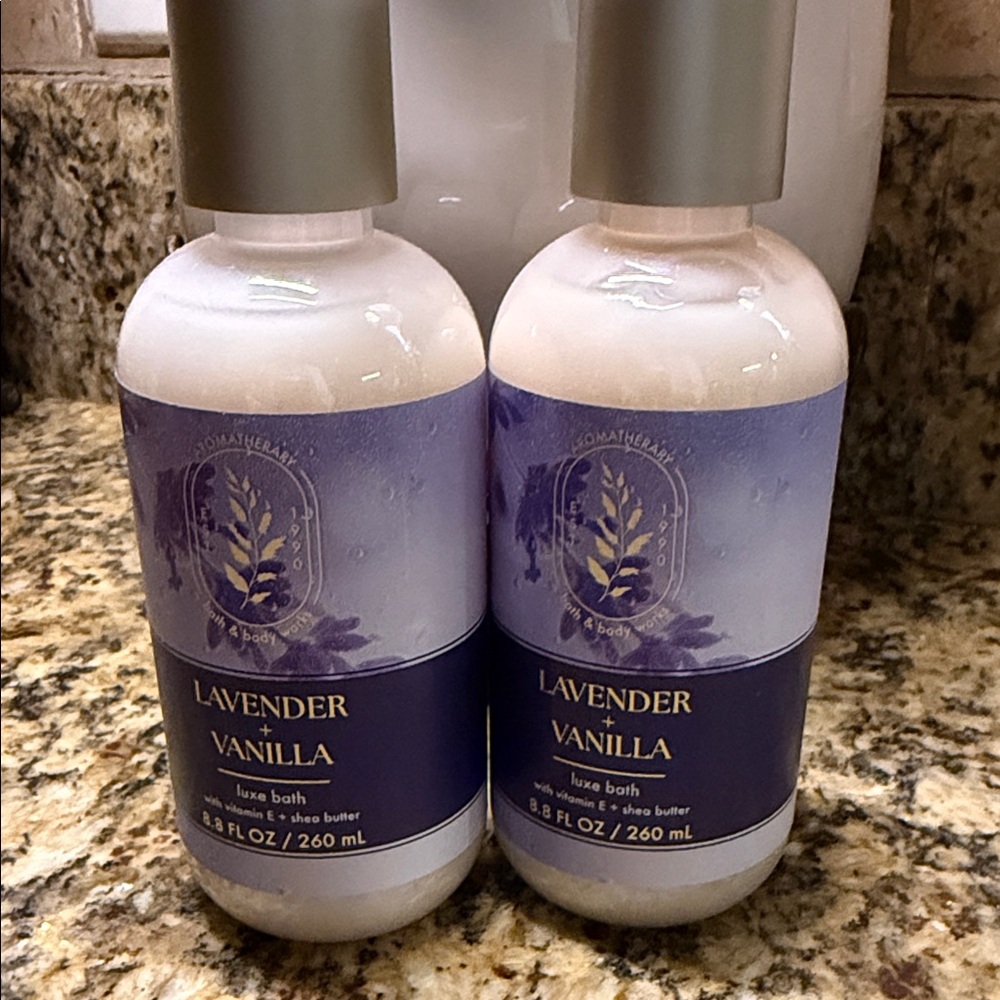 Bath & Body Works Lavender Vanilla Luxe Bath  lotion-unused